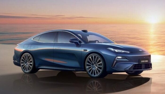 “Revolusi Mobil Hybrid: Geely Luncurkan Sedan Canggih dengan Harga Rp 200 Jutaan!”