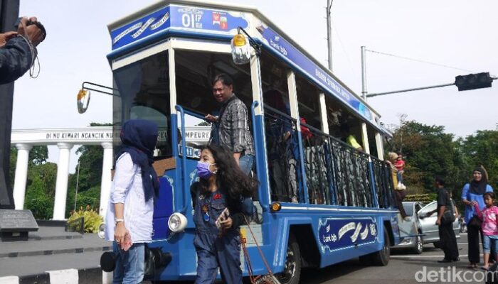 **Keliling Cibinong Raya Makin Asyik, Nikmati Bus Wisata Gratis dari Bupati Bogor!**