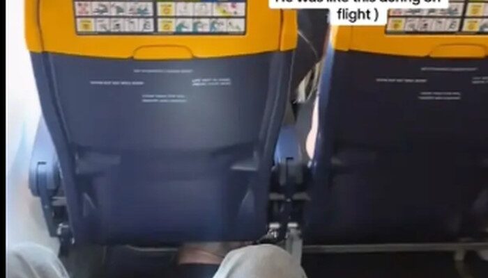 **Ngantuk Banget, Penumpang Ekonomi Ciptakan Posisi Akrobat yang Bikin Heran di Pesawat Ryanair**