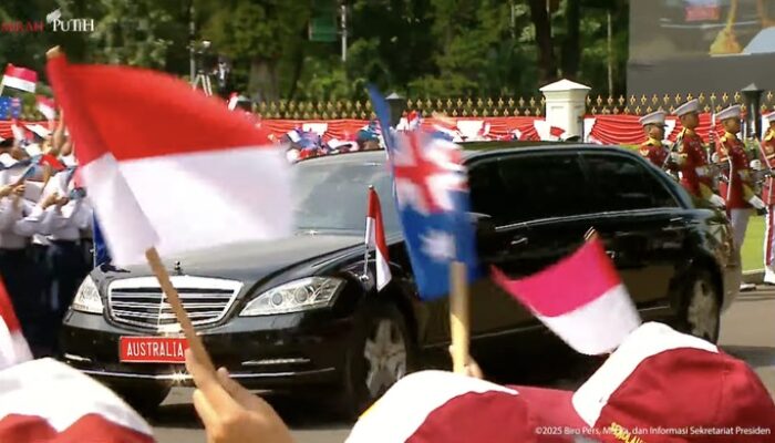 “Mobil Antipeluru PM Australia: Tunggang Perang di Indonesia?”