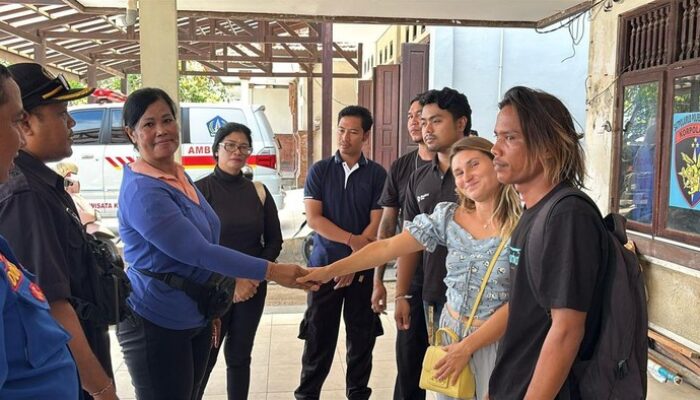 Viral Cewek Bule Cekcok dengan Pedagang Pantai Kuta, Berakhir Damai – Update 1