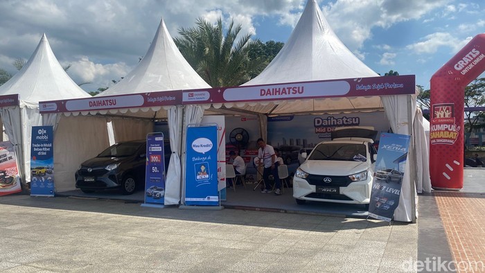 Tangerang, Otomotif Nasional Menyuarakan Kejayaan dengan 10 Ribu Mobil Terjual; Spesialnya Tangerang buat Otomotif Nasional, 10 Ribu Mobil Terjual Sebulan. Sumber: [Sumber] #Hashtag: [Hashtag].