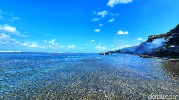 **Pantai Minajaya: Surga Tersembunyi di Pesisir Selatan Sukabumi**