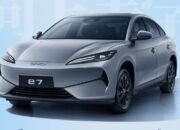 “Revolusi Mobil Listrik Murah: BYD e7 Hadir dengan Harga yang Tidak Terduga!”