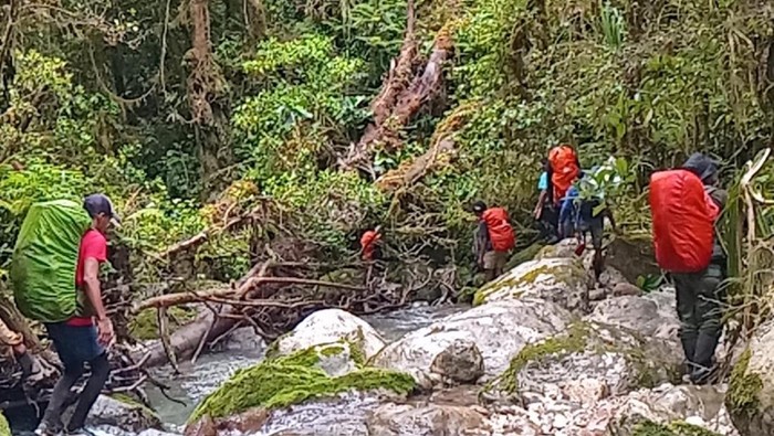**Akhir Mengerikan Firdaus di Gunung Binaiya: 22 Hari Hilang, Ditemukan Tewas di Sungai Yahe**