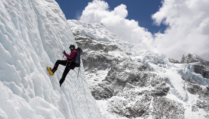 **Gokil! Pendaki Inggris Pecahkan Rekor Mendaki Gunung Everest 19 Kali**