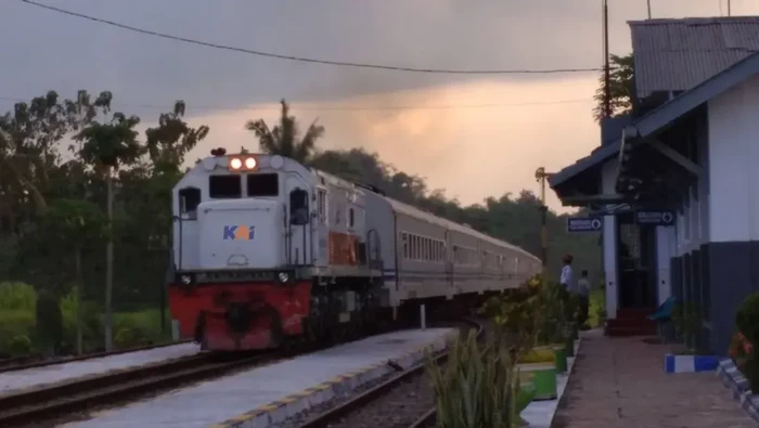 **KA Pandanwangi: Perjalanan Wisata Jember-Banyuwangi dengan Tarif Rp 8.000**