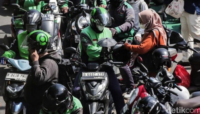 **Ojol Ancam Matikan Aplikasi Serempak, Gojek Tetap Beroperasi Normal: Analisis Teknis dan Dampak pada Transportasi**