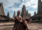 **Langkah Kemenpar Mencegah Pemalakan Terhadap Wisatawan Tak Terulang di Kampung Adat Ratenggaro, NTT**