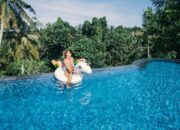 **Biadab! Turis Lecehkan Remaja di Kolam Renang Singapura**