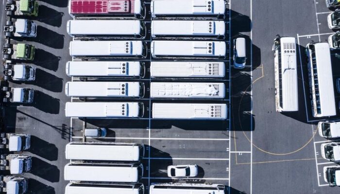 **Peringatan! Tidak Hanya Motor dan Mobil, Permintaan Bus Juga Menurun Drastis**