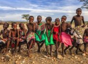 Turis Melanggar Etika, Anak-anak Desa Adat Namibia Dipaksa Berfoto