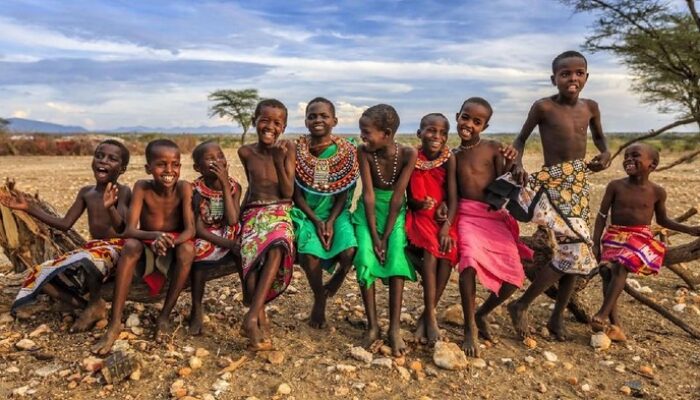 Turis Melanggar Etika, Anak-anak Desa Adat Namibia Dipaksa Berfoto