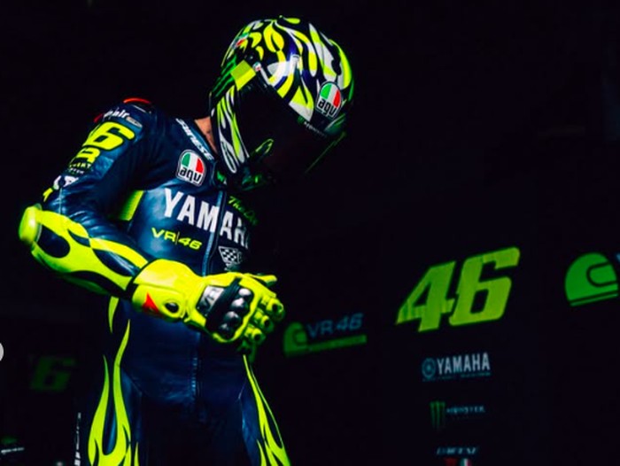 Valentino Rossi Uji Performa Yamaha R1 di Sirkuit Mugello
