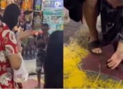 **Mau Tolong Turis yang Dihinggapi Kecoak, eh Ternyata Itu Peliharaan di Pantai Patong**