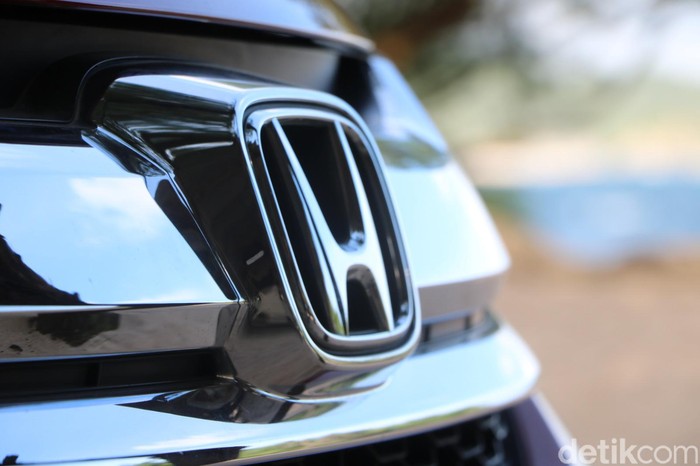 **Permintaan Mobil Listrik Menurun, Honda Arahkan Investasi ke Hybrid**