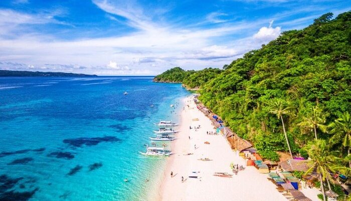 5 Destinasi Wisata Eksotis di Filipina yang Wajib Dikunjungi dengan Budget hemat