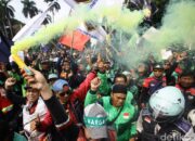 “Perjuangan Ojol Teriak Upahnya Dibabat Aplikator: Solusi dari Istana untuk Aksi Driver”