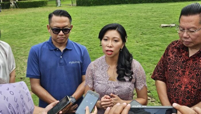 **Misteri Eskalator di Candi Borobudur: Injourney Bantah, Stairlift Portable Sebagai Solusi**