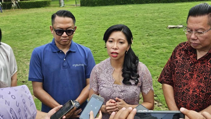 **Misteri Eskalator di Candi Borobudur: Injourney Bantah, Stairlift Portable Sebagai Solusi**