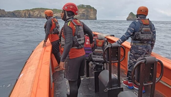 **Petaka Menimpa Turis dari Medan, Ia Hilang Saat Berenang di Nusa Penida: Misteri yang Mencengangkan**