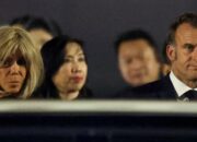 “Ryanair Bersarkas dengan Meme Macron Ditoyor, Netizen Berdecak!”