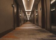 **Menaker Yassierli: Solusi PHK di Industri Perhotelan dengan Jaringan Penyelamat Eksklusif**