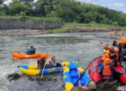 **Long Weekend Cobain Packrafting di Sungai Opak, Bantul, Nikmati Jamu Segar!**