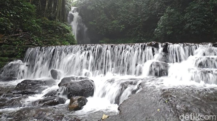 Menikmati Ketenangan di Curug Putri Palutungan, Kaki Gunung Ciremai