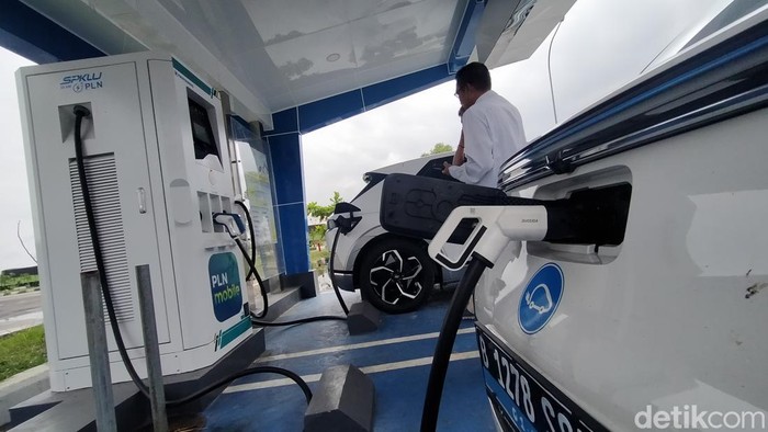 **10.000 SPKLU Beroperasi di Malaysia Tahun Ini, Bagaimana dengan Indonesia?**