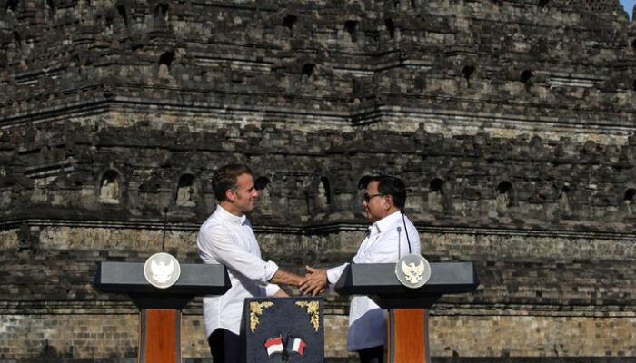“Macron’s Borobudur Visit: A Game-Changer for Indonesia’s Tourism?”