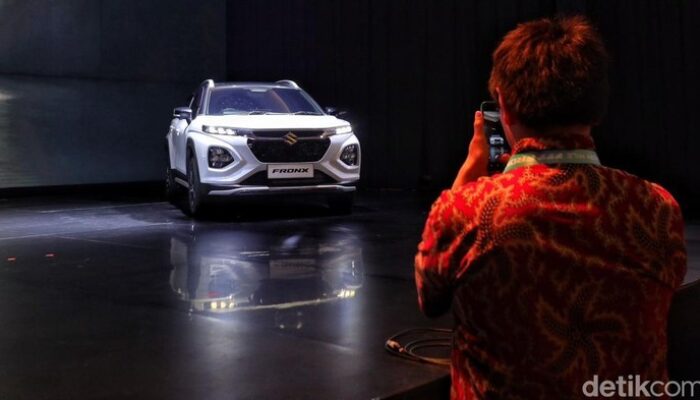 **Pesona Suzuki Fronx: Menyihir 10 Ribu Konsumen Sebelum Debut**