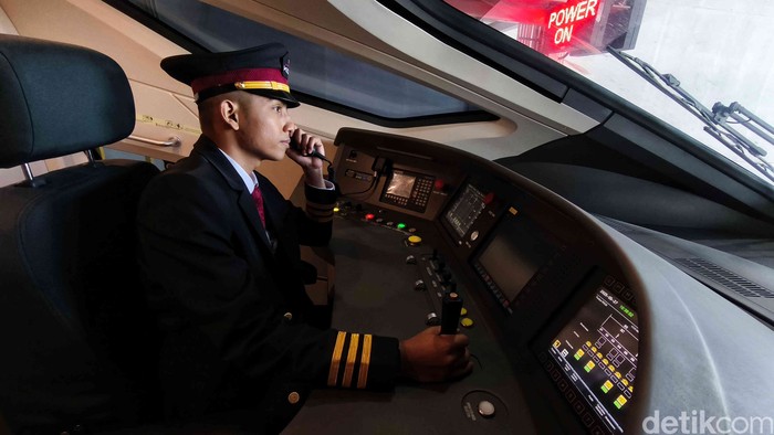 Sebelum Kereta Cepat Melaju, Ini Fakta Mengejutkan yang Harus Diketahui!