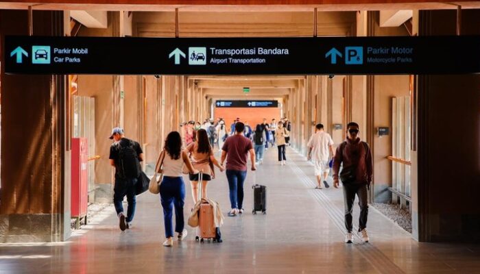 “Rp 2 Juta Hilang di Bandara: Nenek Ini Berjuang untuk Menemukan Kebenaran tentang Drop-Off”