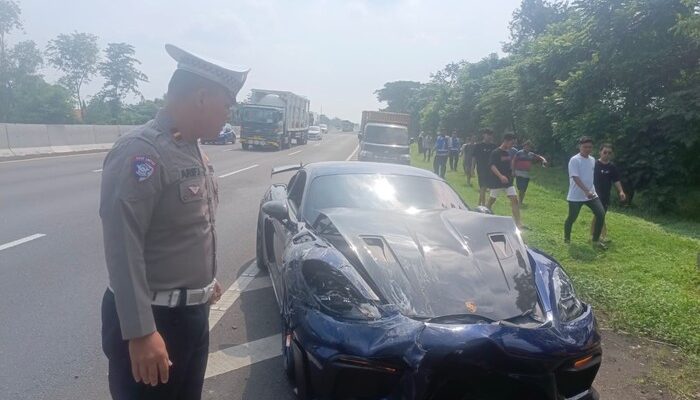 **Porsche 911 Tabrak Toyota Rush Hingga Terbalik, Ini Penjelasan Teknisnya!**