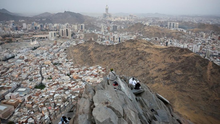 **Pelajaran Mahal dari 3 WNI yang Coba-coba Haji Ilegal, Satu Orang Tewas di Gurun Makkah**