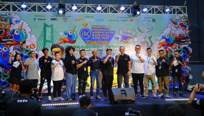 “IMX Surabaya 2025: Ribuan Pecinta Otomotif Terpesona oleh Mobil Modif-Die Cast yang Menakjubkan!”