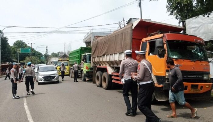 Truk ODOL: Krisis Logistik atau Masalah Keamanan?