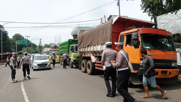 Truk ODOL: Krisis Logistik atau Masalah Keamanan?