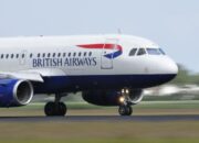 **Penerbangan Eksotis: Awak Kabin Menari Telanjang di Toilet Club World!**