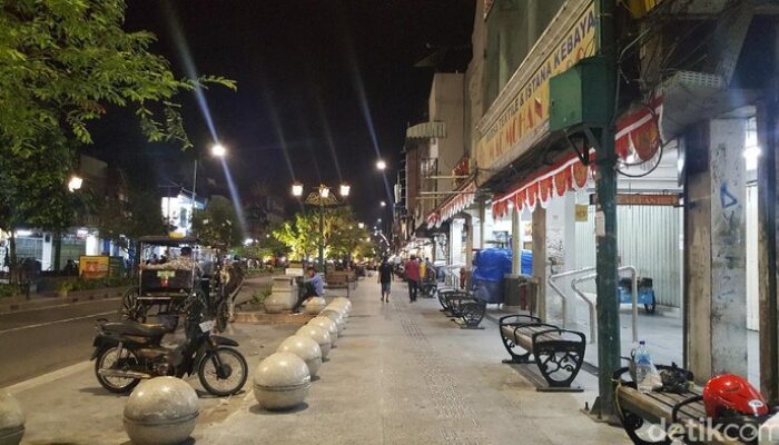 6 Rasa Malam Jogja yang Wajib Dicoba di Malioboro, dari Gudeg hingga Angkringan