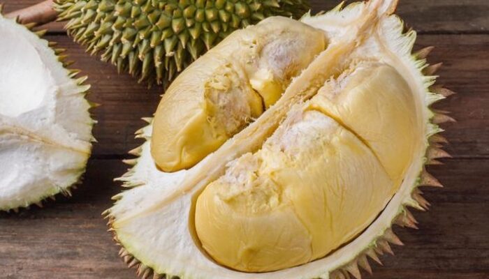 Durian di Hotel: Kisah Turis yang Membuat Pariwisata Berdebar!