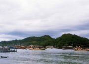 **Ditelantarkan Agen Travel Nakal, Turis Kapok ke Labuan Bajo**