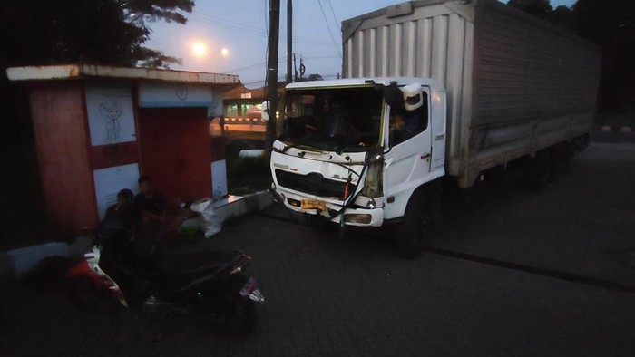 Truk Rem Blong Lagi... Truk Rem Blong Lagi...: Perhatikan Performa Rem Sebelum Jadi korban