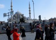 “Marmaris, Turki dalam Gempa: Kisah Wisatawan Rebecca yang Mencekam”