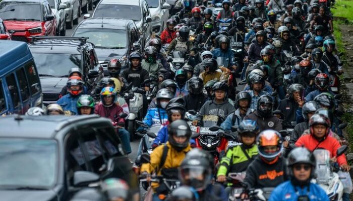 **BPS Catat 128,59 Juta Wisnus Berpetualang di April 2025: Temukan Pesona Nusantara!**