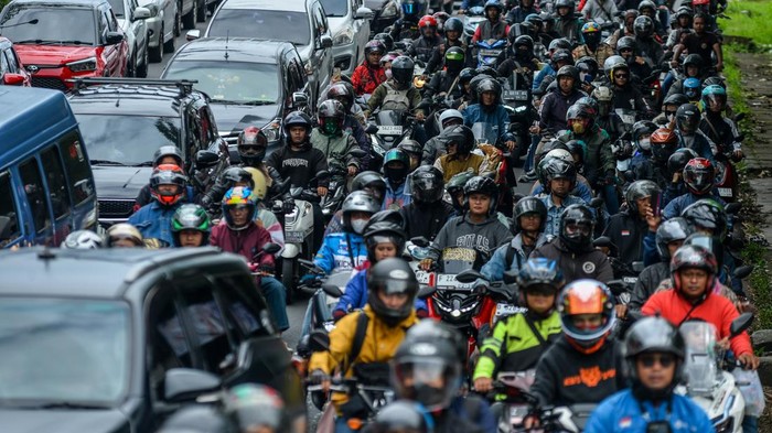 **BPS Catat 128,59 Juta Wisnus Berpetualang di April 2025: Temukan Pesona Nusantara!**