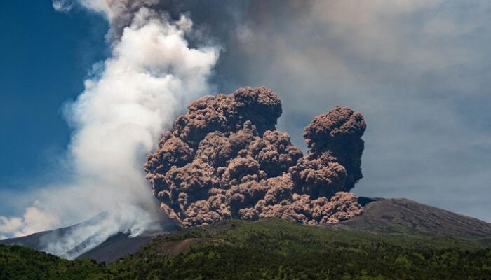 Gunung Etna Erupsi, Ancaman Gas Berbahaya Mengguncang Dunia Travel!