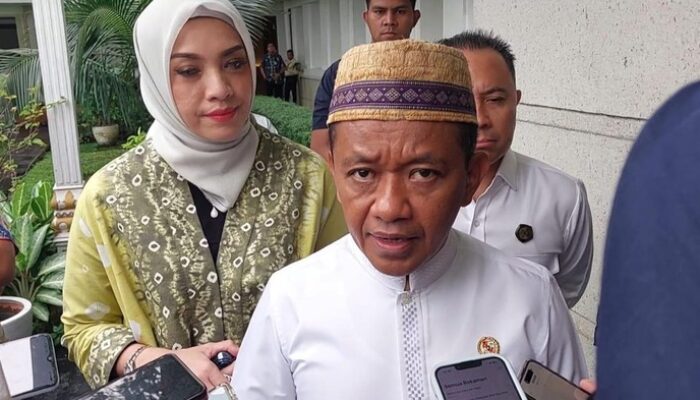 **Bahlil Mau Panggil Pemilik Tambang Nikel di Raja Ampat, Papua**