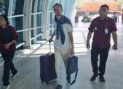 **Turis Rusia Terperangkap di Bali, Dideportasi Imigrasi**